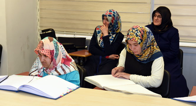 Görmeyen Gözler KOMEK'te Kur'an İle Aydınlanıyor