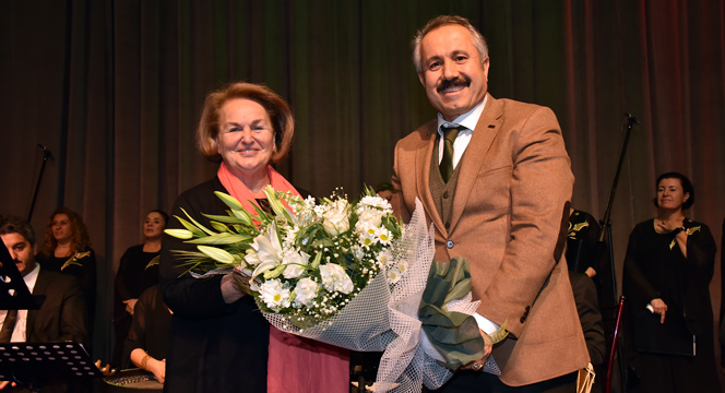 Klasik Türk Müziği Korosu Kadınlar Topluluğu'ndan Anlamlı Konser