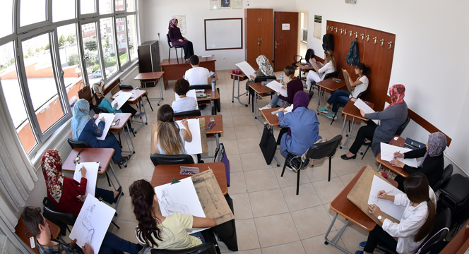 Öğretmen Adayları KOMEK ve ASEM'de Yeni Açılan Merkezler İçin Ter Döktü