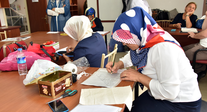 Öğretmen Adayları KOMEK ve ASEM'de Yeni Açılan Merkezler İçin Ter Döktü
