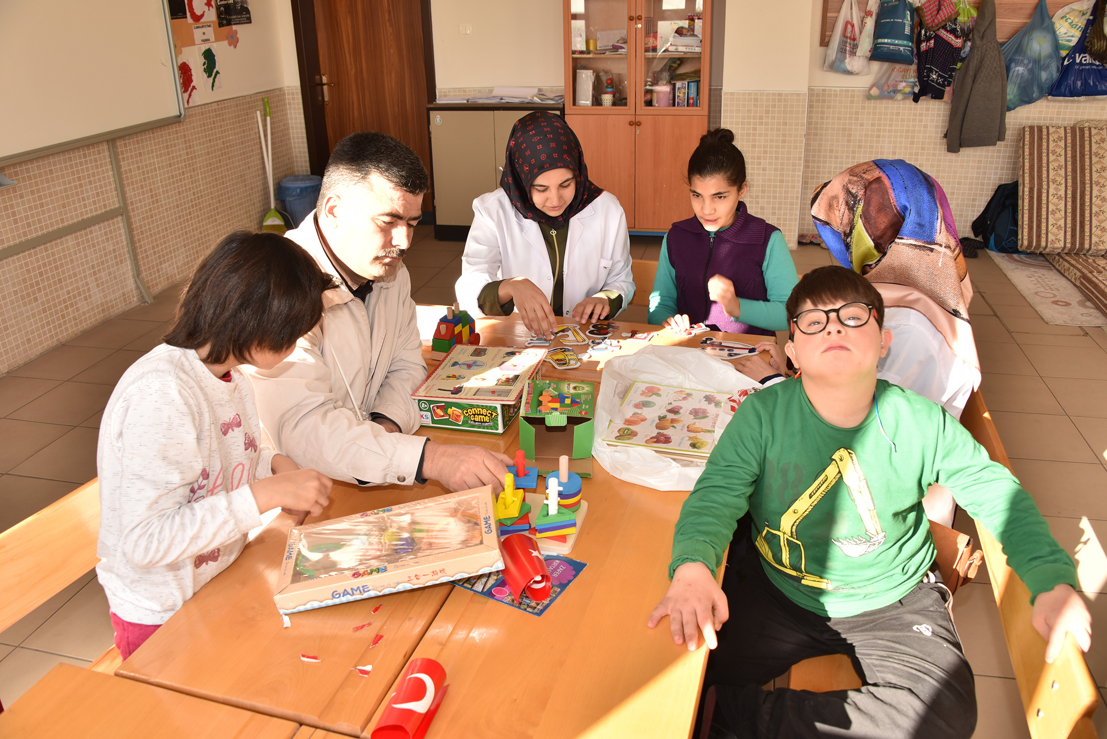 KOMEK ve Tıp Fakültesi Öğrencileri Özel Gençleri Mutlu Etti