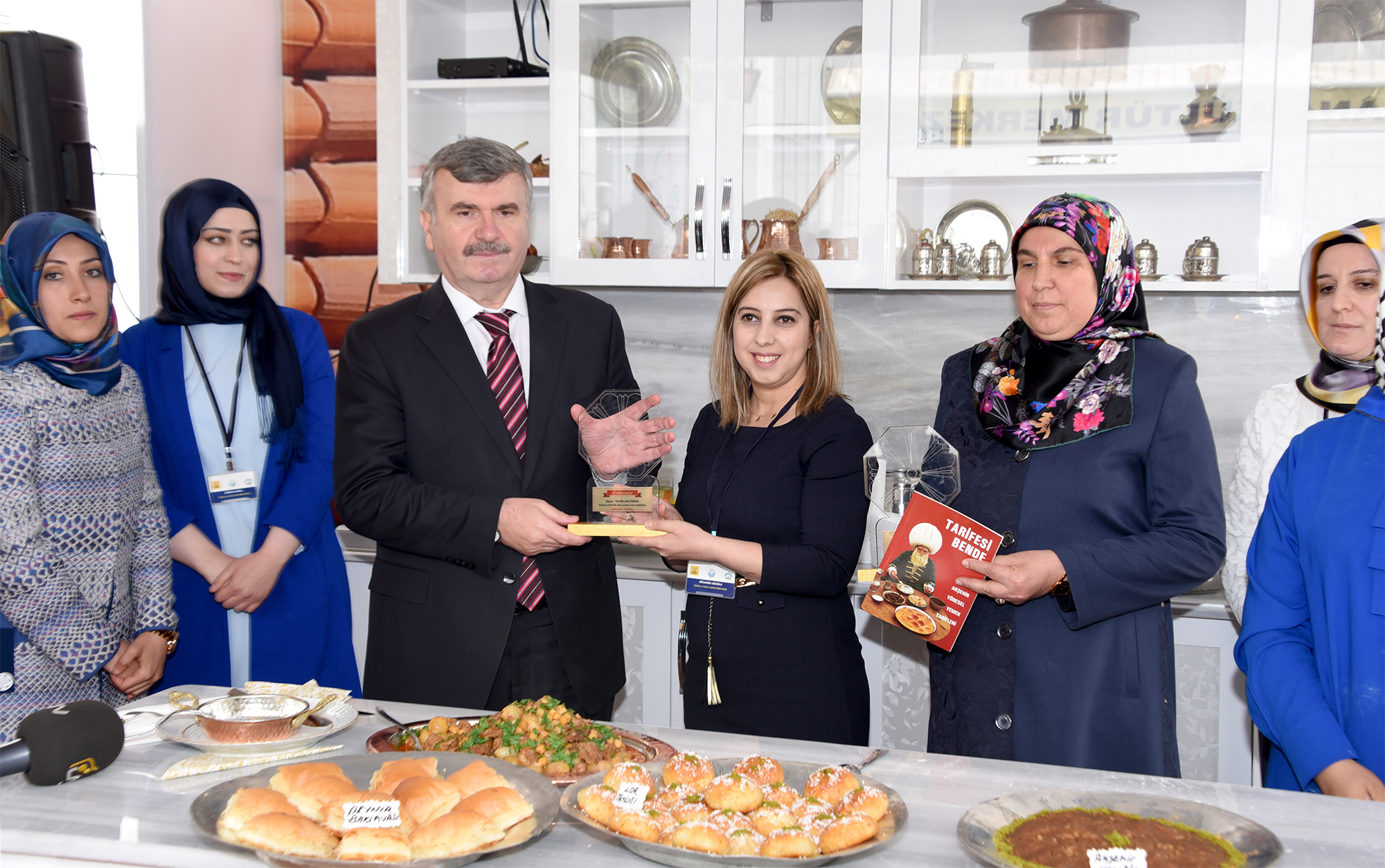 Başkan Akyürek KOMEK Mutfağı'na Konuk Oldu