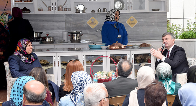 Başkan Akyürek KOMEK Mutfağı'na Konuk Oldu
