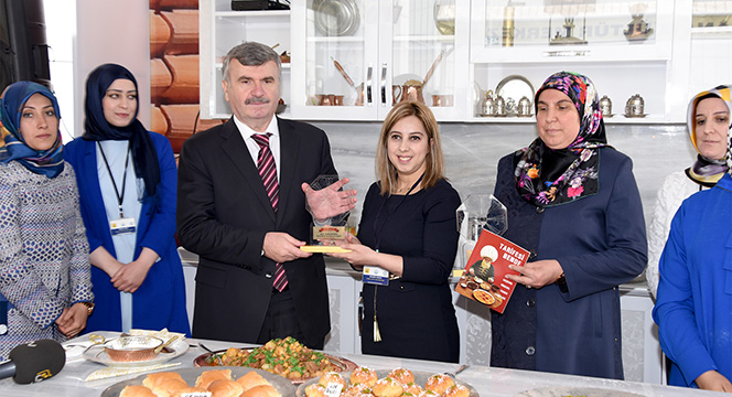 Başkan Akyürek KOMEK Mutfağı'na Konuk Oldu