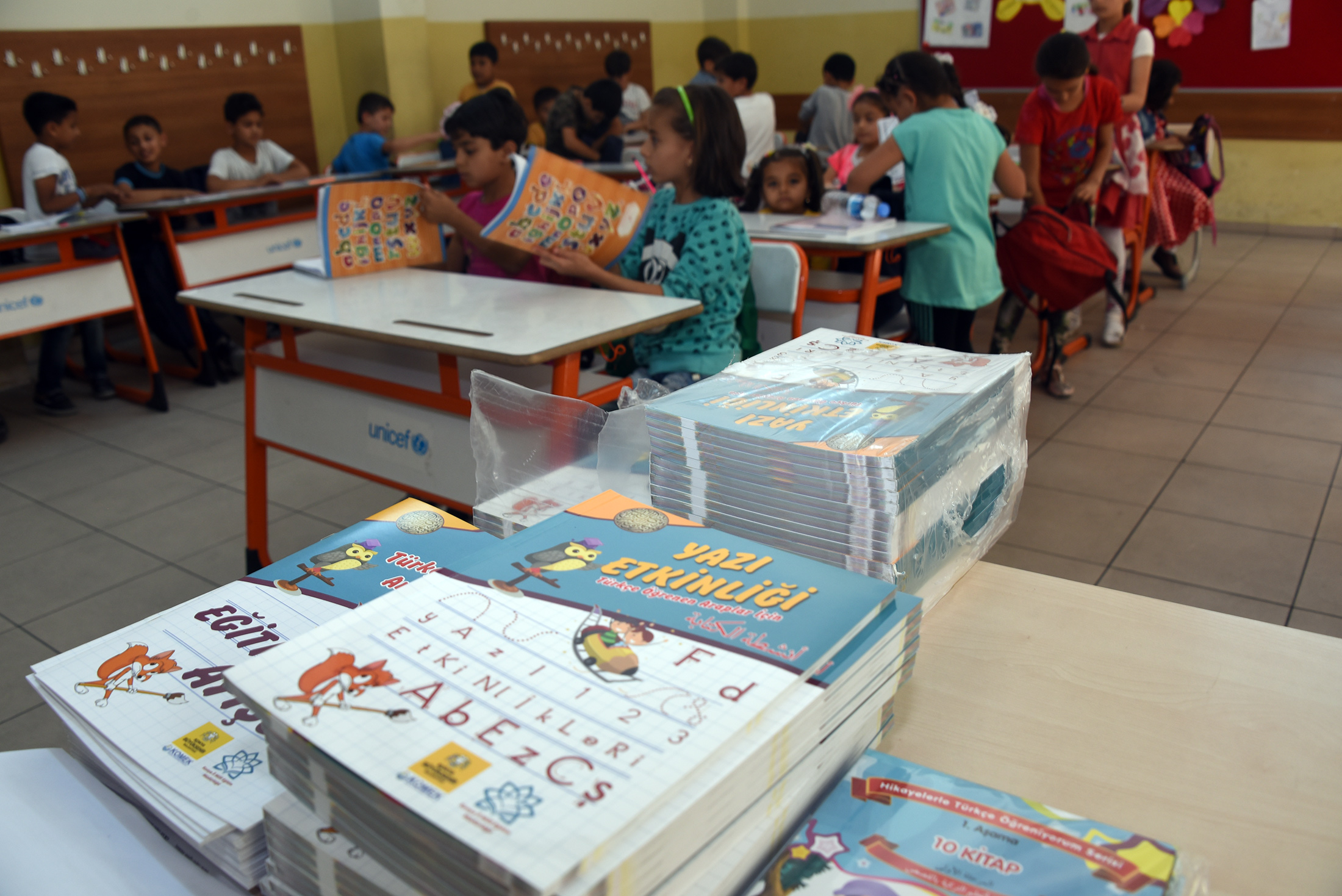 Büyükşehir Suriyeli Öğrencilere Binlerce Kitap Hediye Etti