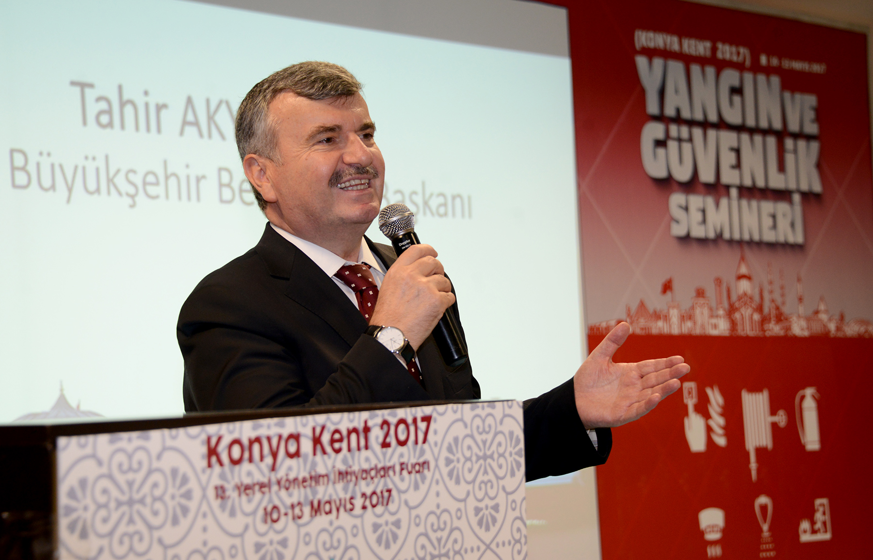 Türkiye'deki İtfaiye Yöneticileri Konya'da Buluştu