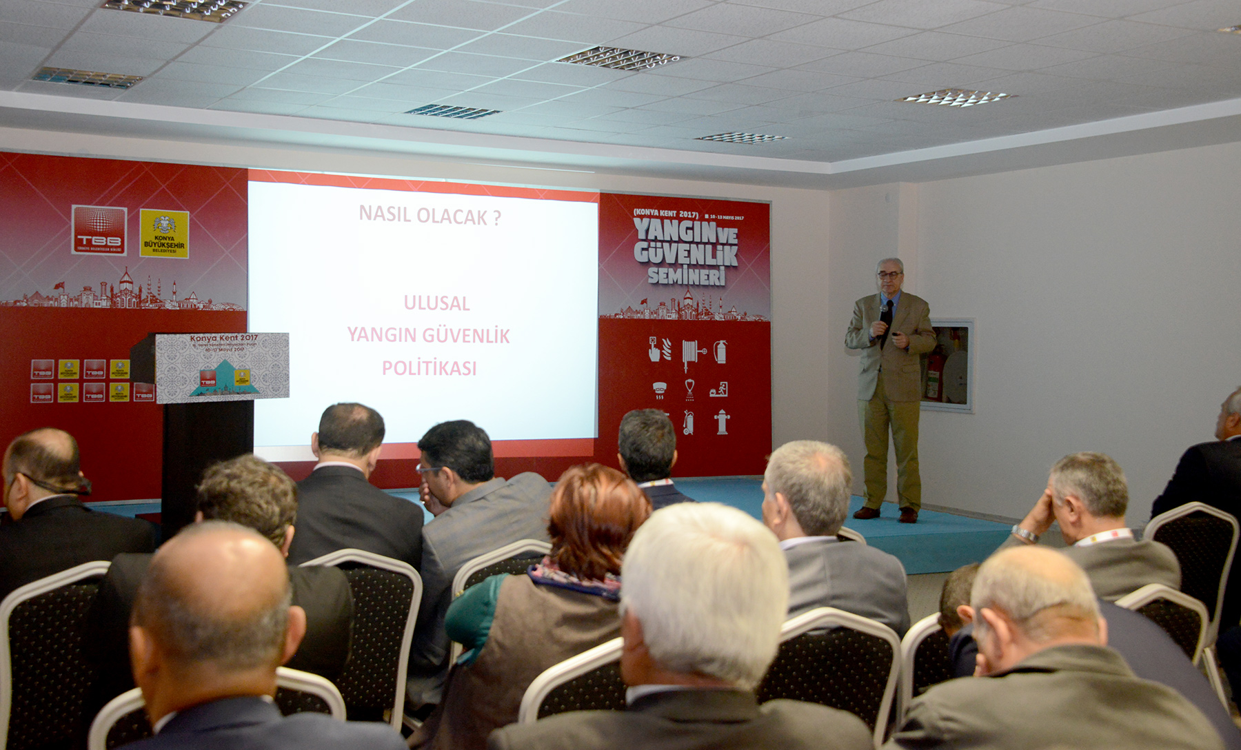 Türkiye'deki İtfaiye Yöneticileri Konya'da Buluştu