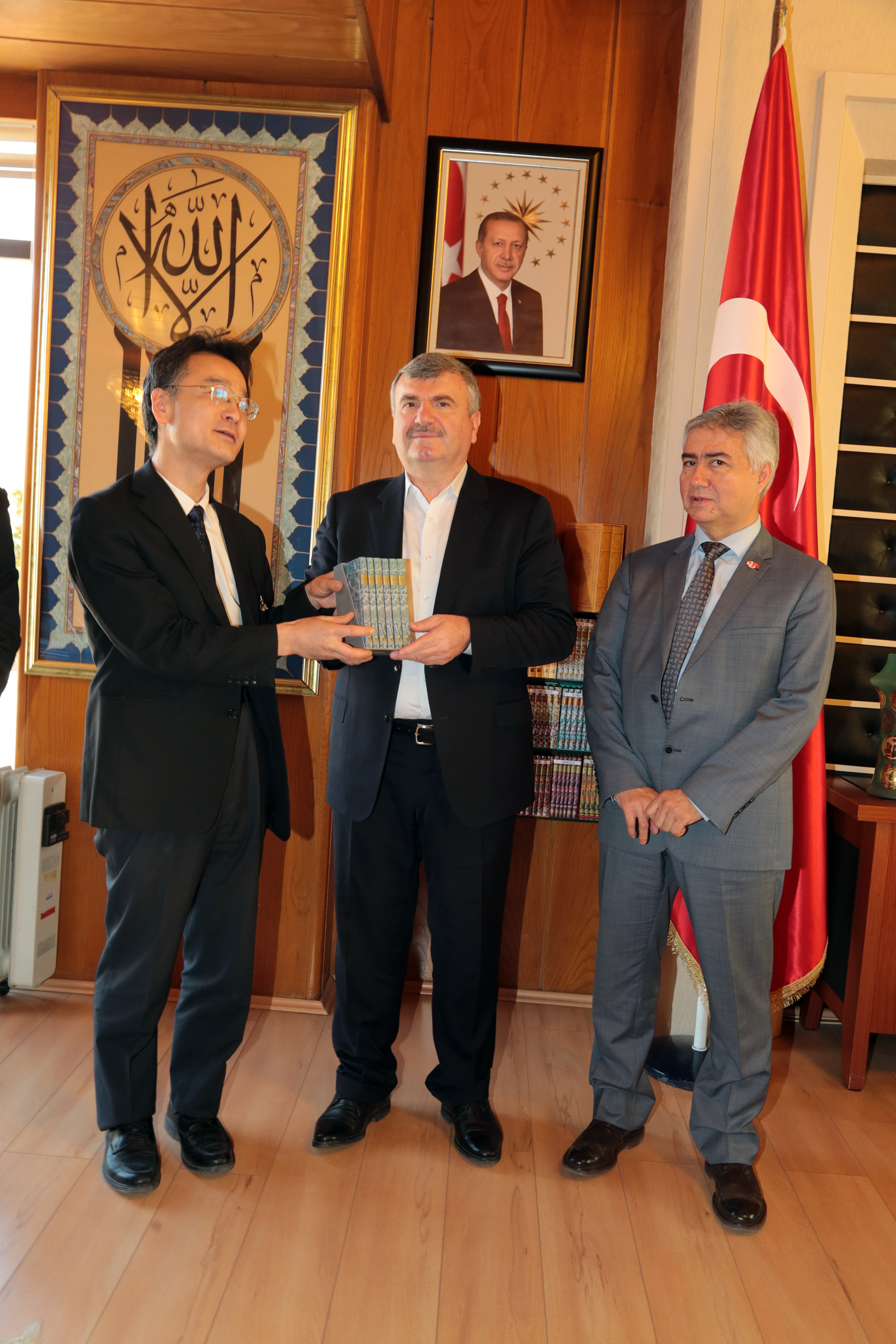 Japon Heyet Başkan Akyürek'i Ziyaret Etti