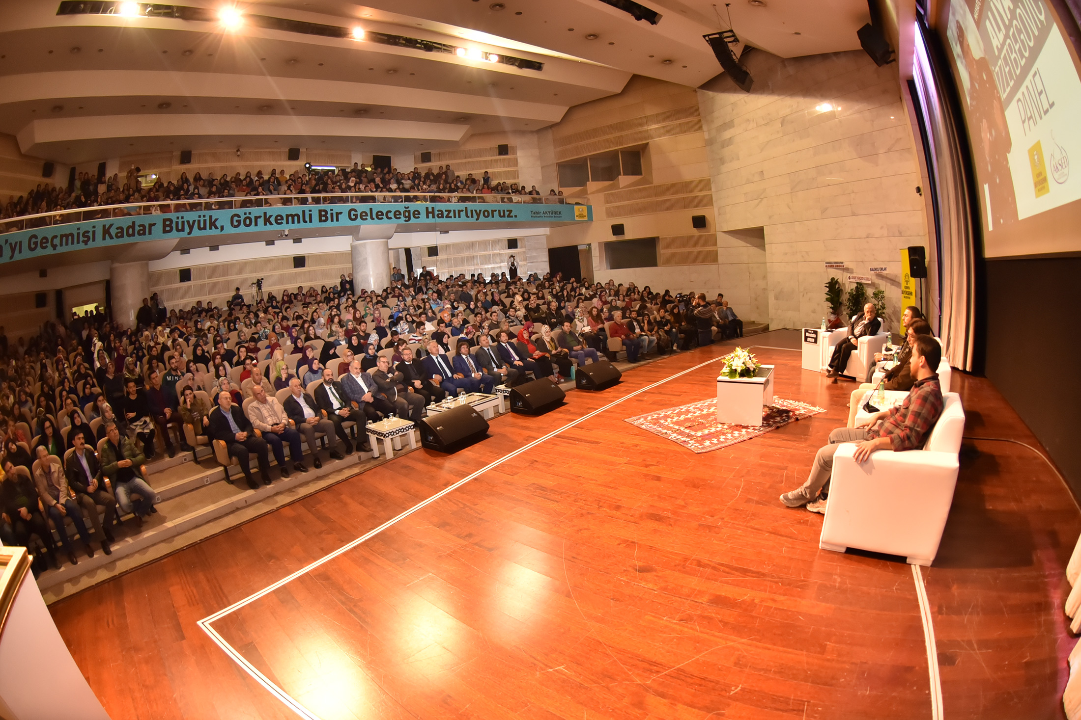 Bilge İnsan Aliya İzzetbegovic Anlatıldı