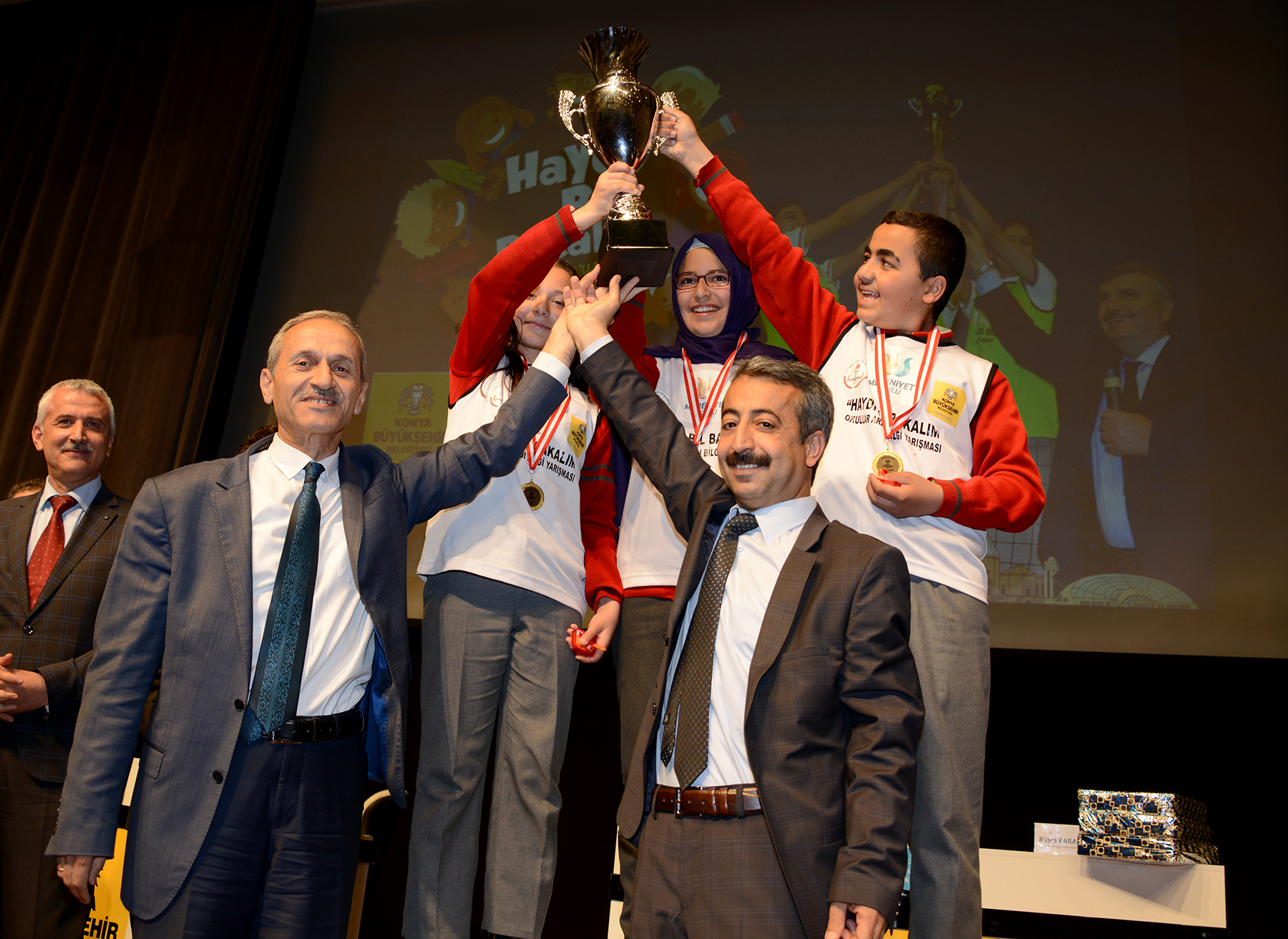 Haydi Bil Bakalım Yarışması'nın Kazananları Ödüllendirildi