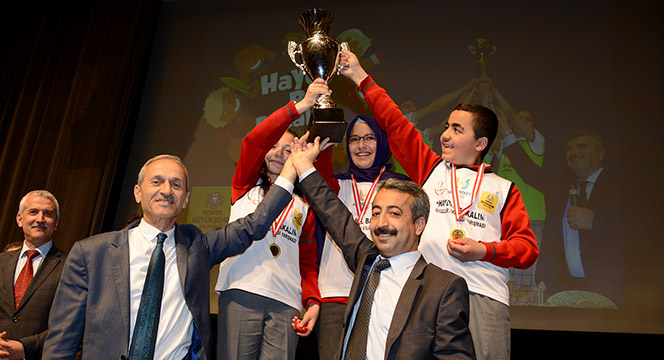 Haydi Bil Bakalım Yarışması'nın Kazananları Ödüllendirildi