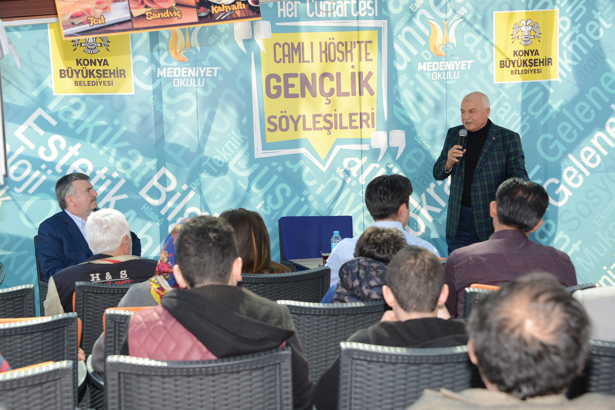Camlı Köşk Söyleşilerine Mustafa Kabakçı Konuk Oldu
