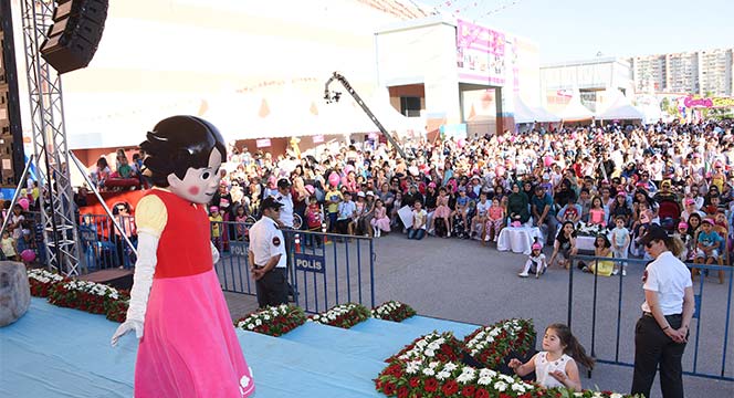 Başkan Akyürek Konya Çocuk Festivali'nde Çocuklarla Buluştu