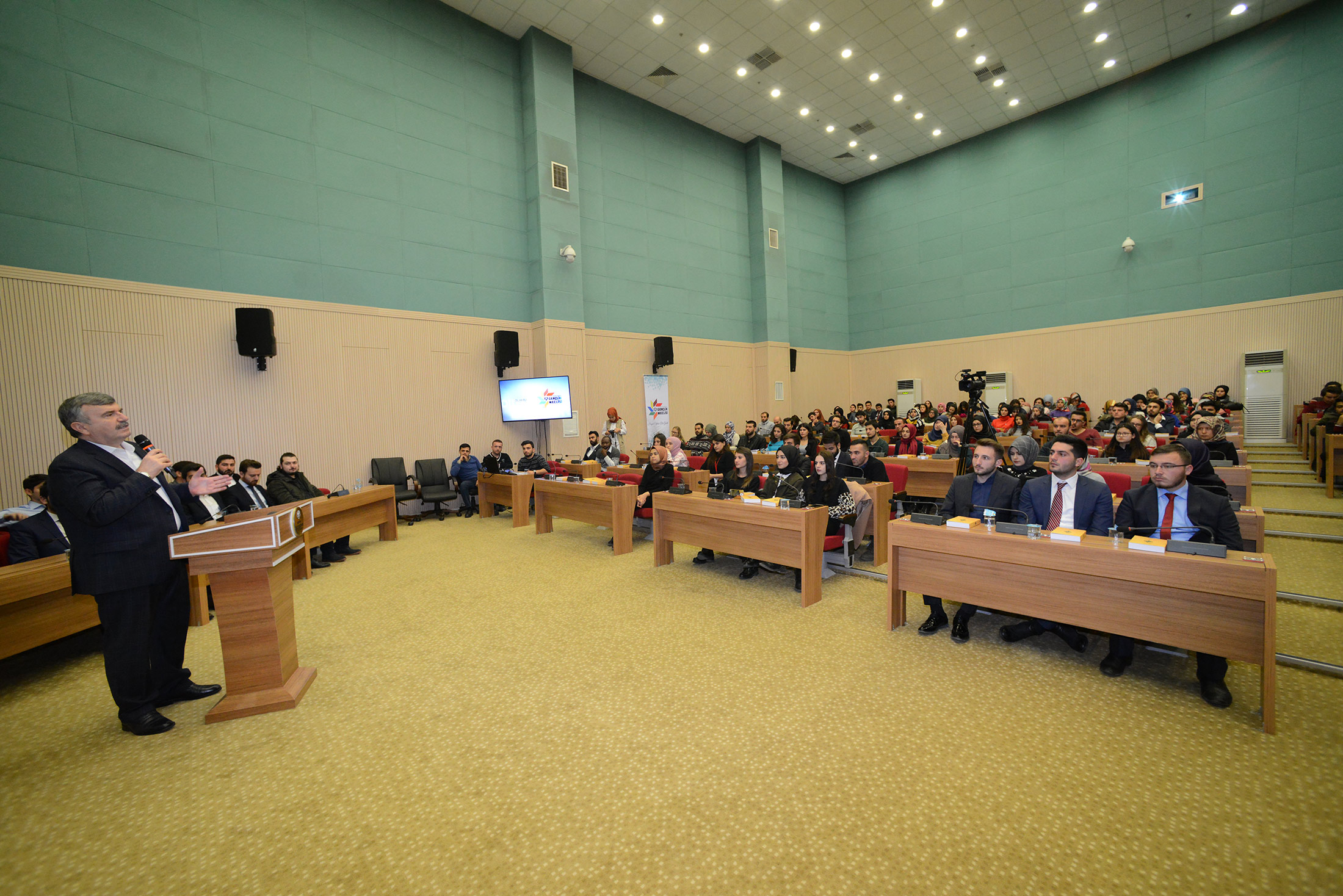 Başkan Akyürek: Gençlik Meclisleri Mektep Vazifesi Görüyor