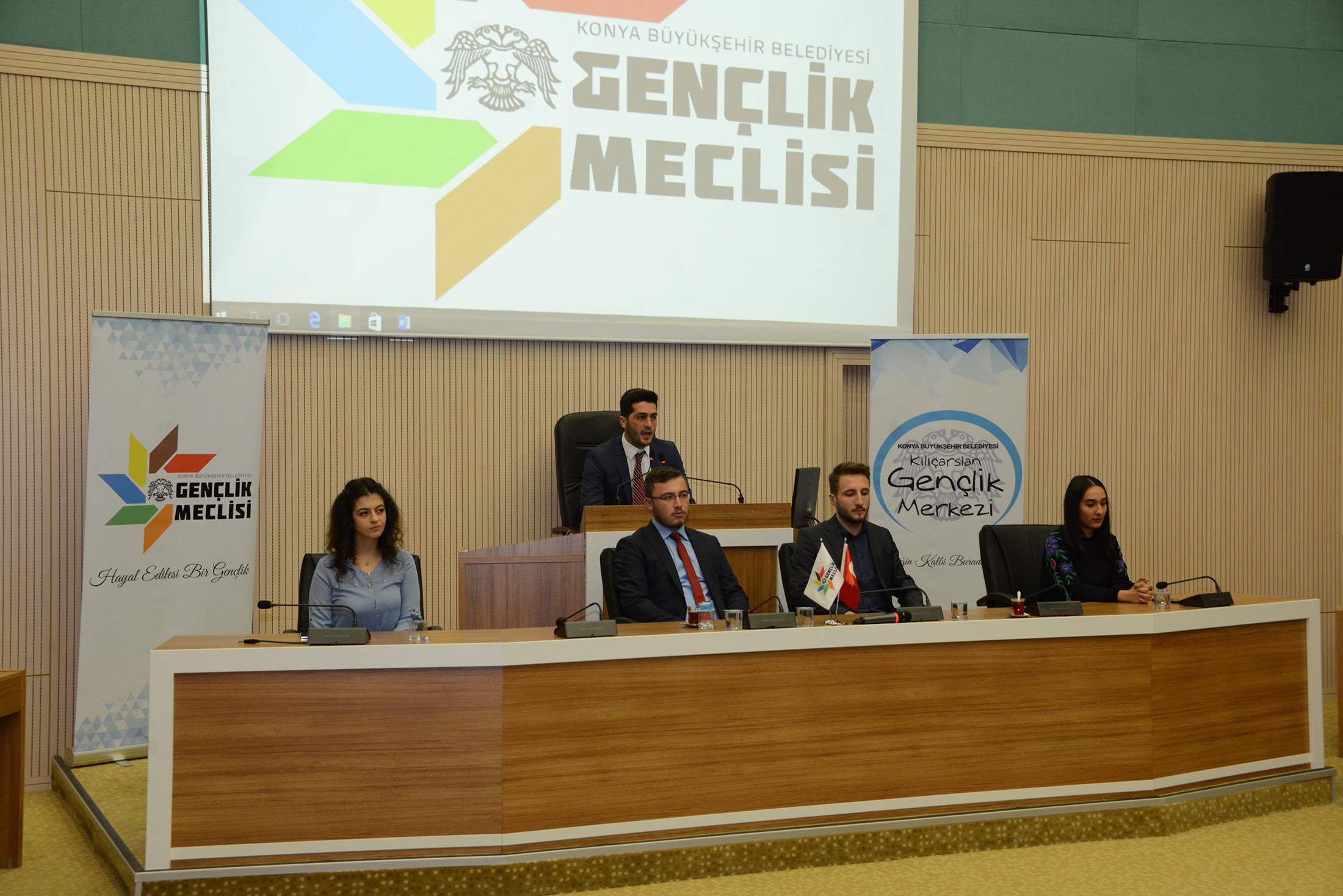 Başkan Akyürek: Gençlik Meclisleri Mektep Vazifesi Görüyor