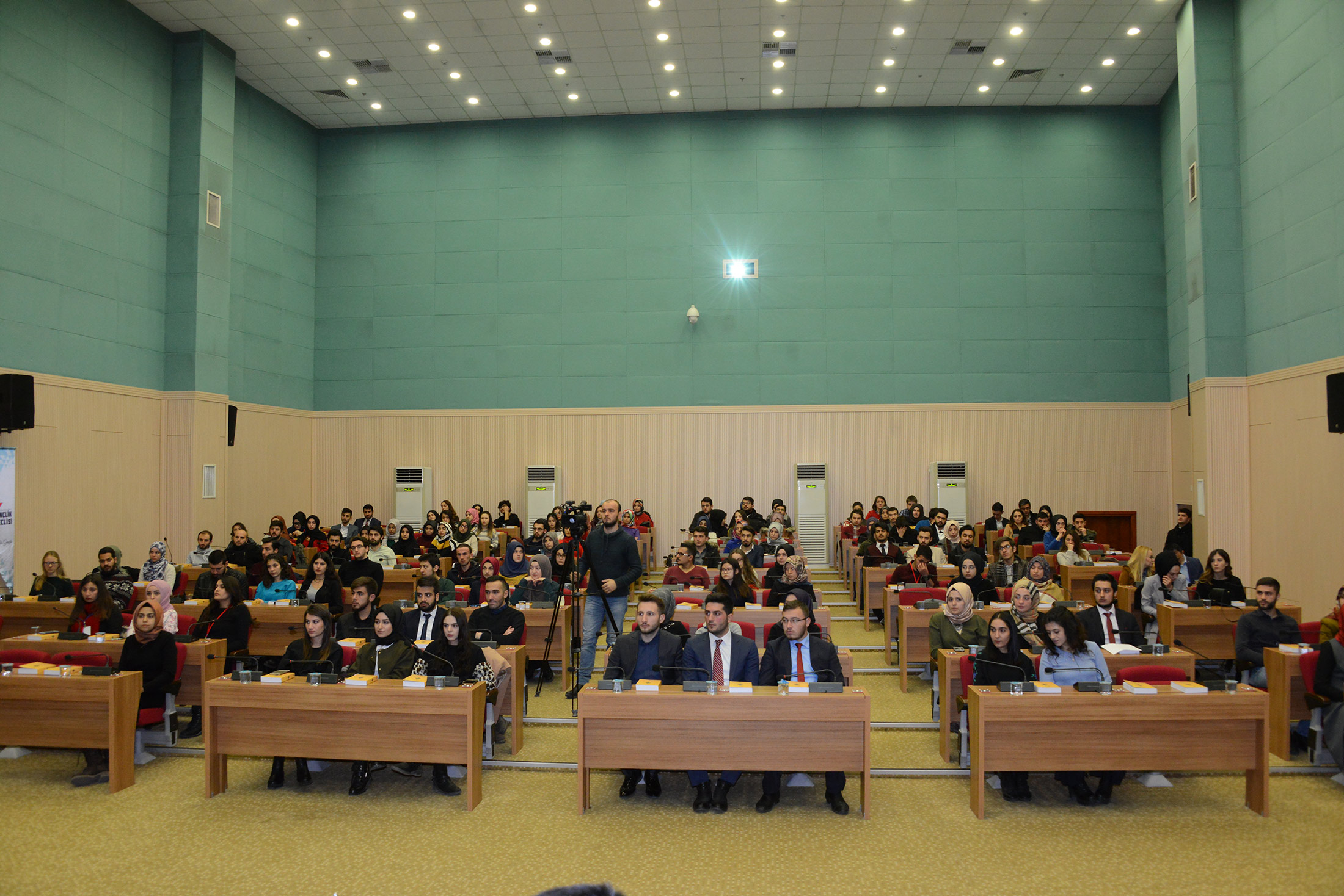 Başkan Akyürek: Gençlik Meclisleri Mektep Vazifesi Görüyor
