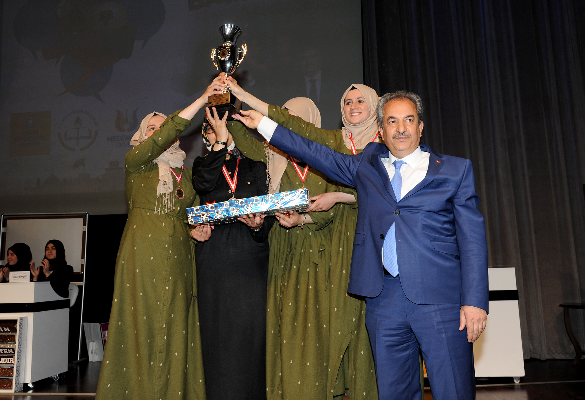 Haydi Konuş Bakalım Yarışması'nda Ödüller Sahiplerini Buldu