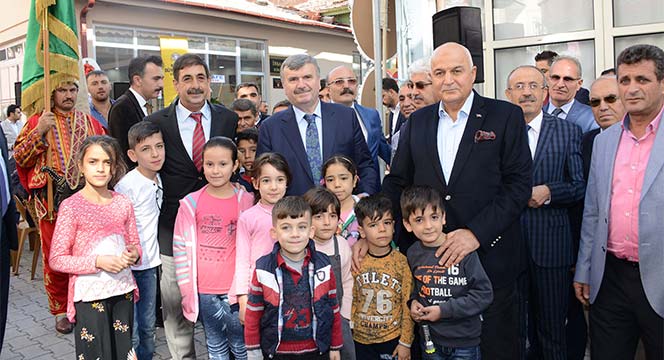 Büyükşehir'den Örnek Proje: Kahvehaneler Kıraathaneye Dönüşüyor