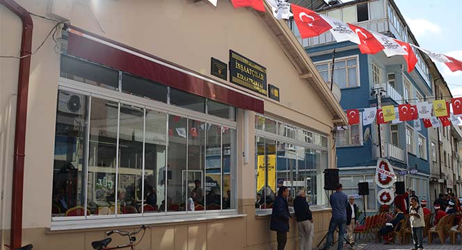 Büyükşehir'den Örnek Proje: Kahvehaneler Kıraathaneye Dönüşüyor