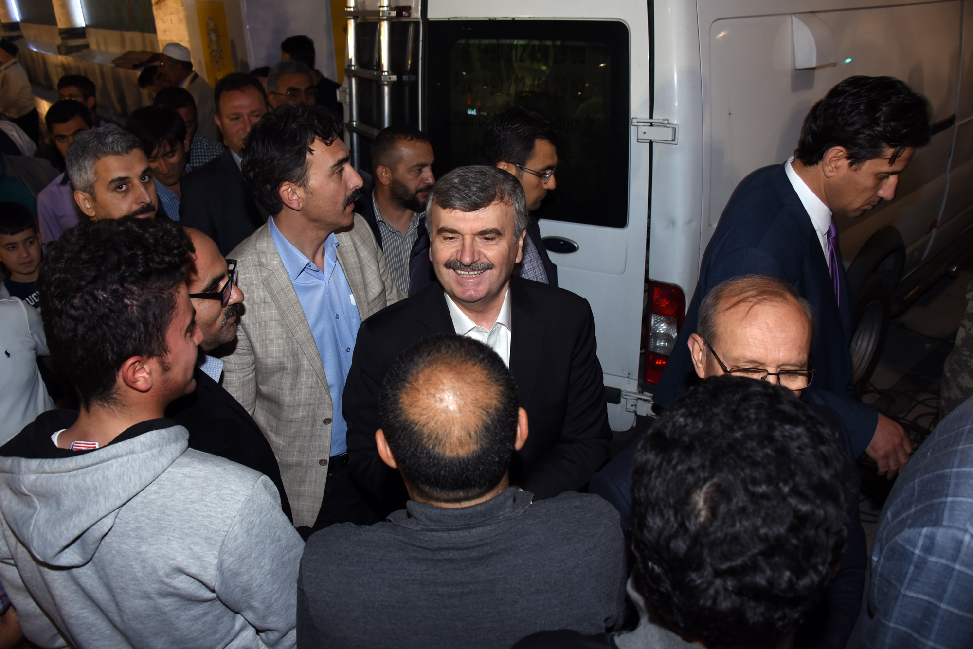Kadir Gecesi'nde On Binler Mevlana Meydanı'nda Buluştu