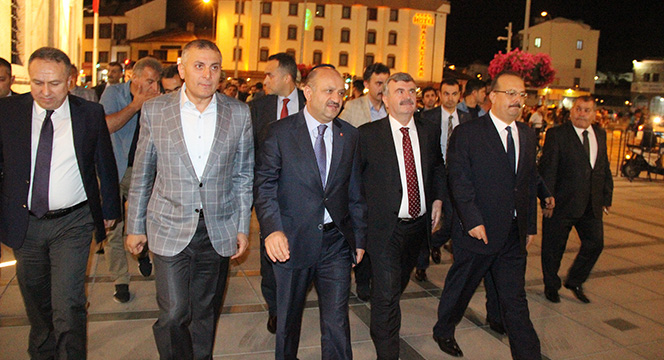 Kadir Gecesi'nde On Binler Mevlana Meydanı'nda Buluştu