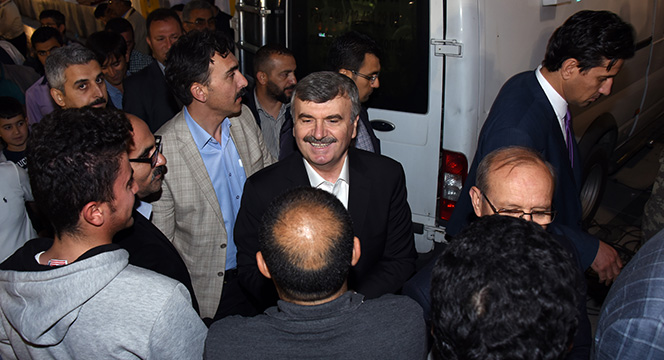 Kadir Gecesi'nde On Binler Mevlana Meydanı'nda Buluştu