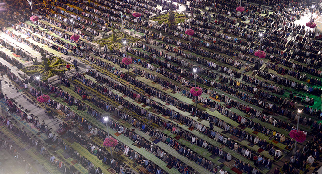 Kadir Gecesi'nde On Binler Mevlana Meydanı'nda Buluştu