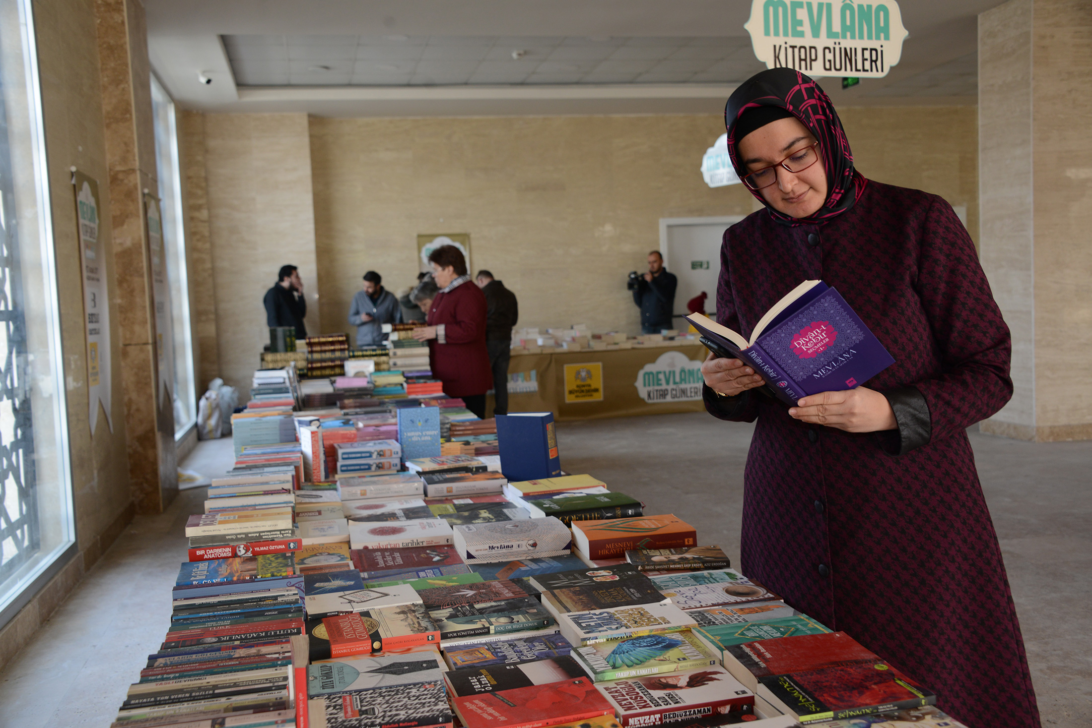Mevlana Kitap Günleri 17 Aralık'a Kadar İrfan Kültür Merkezi'nde