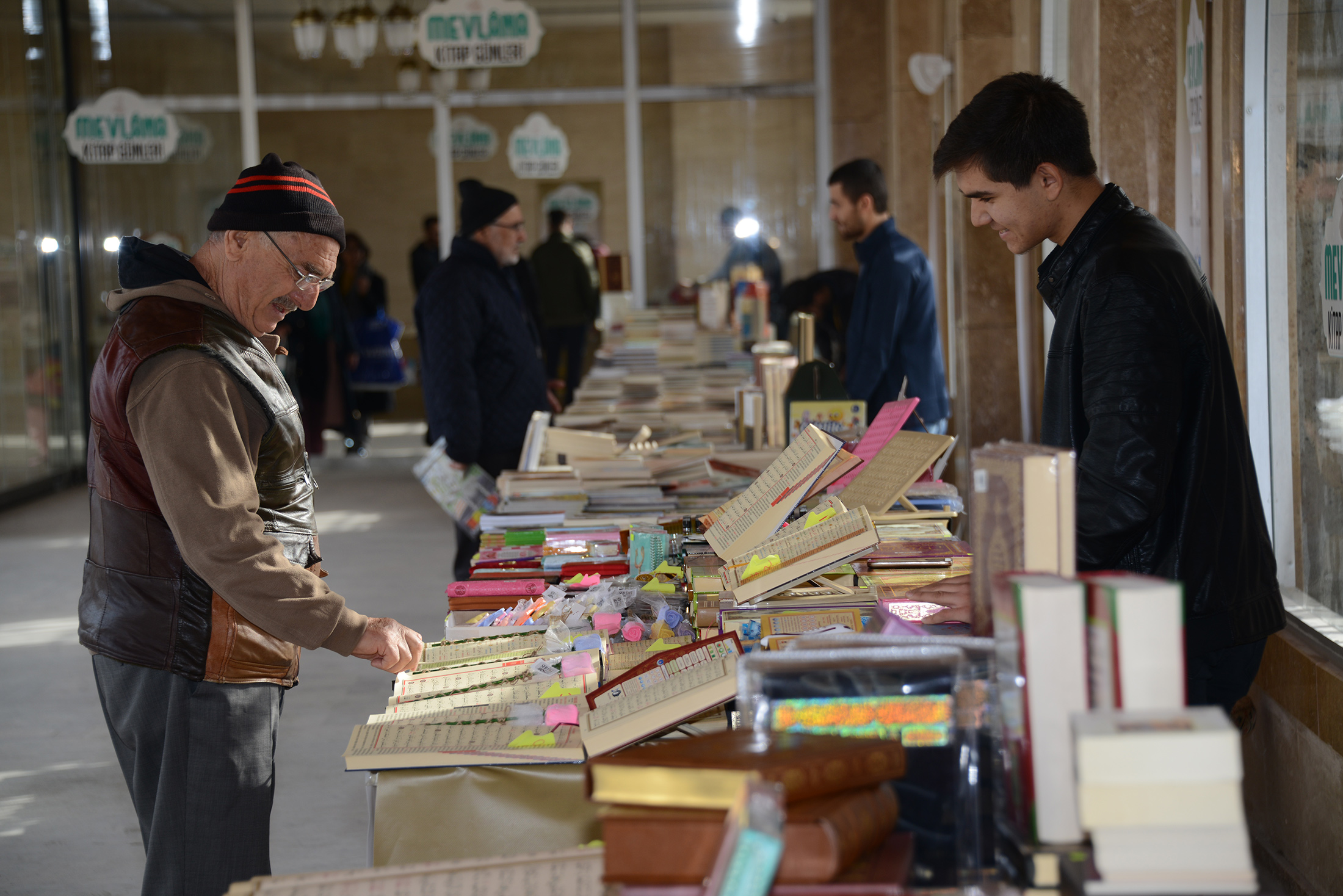 Mevlana Kitap Günleri 17 Aralık'a Kadar İrfan Kültür Merkezi'nde