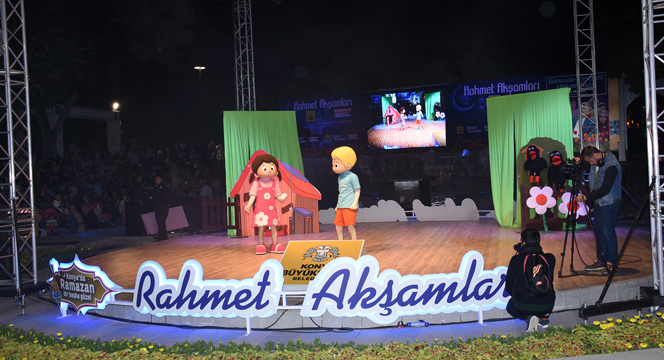 Rahmet Akşamları Şehri Sarıyor