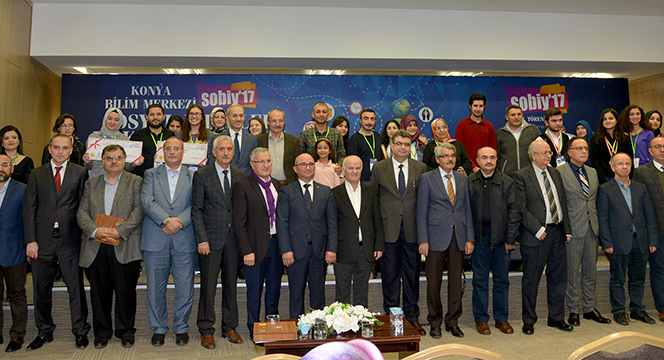 Ülkenin Geleceği Olan Başarılı Gençler Ödüllendirildi