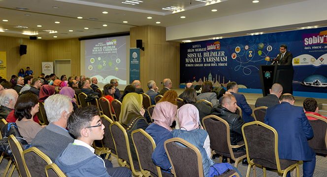 Ülkenin Geleceği Olan Başarılı Gençler Ödüllendirildi