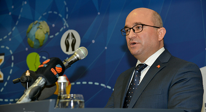 Ülkenin Geleceği Olan Başarılı Gençler Ödüllendirildi