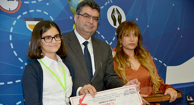 Ülkenin Geleceği Olan Başarılı Gençler Ödüllendirildi