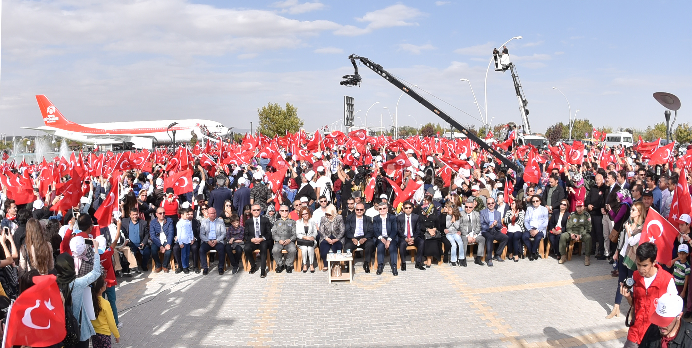 Kahraman Pilotların Muhteşem Gösterisi Nefes Kesti
