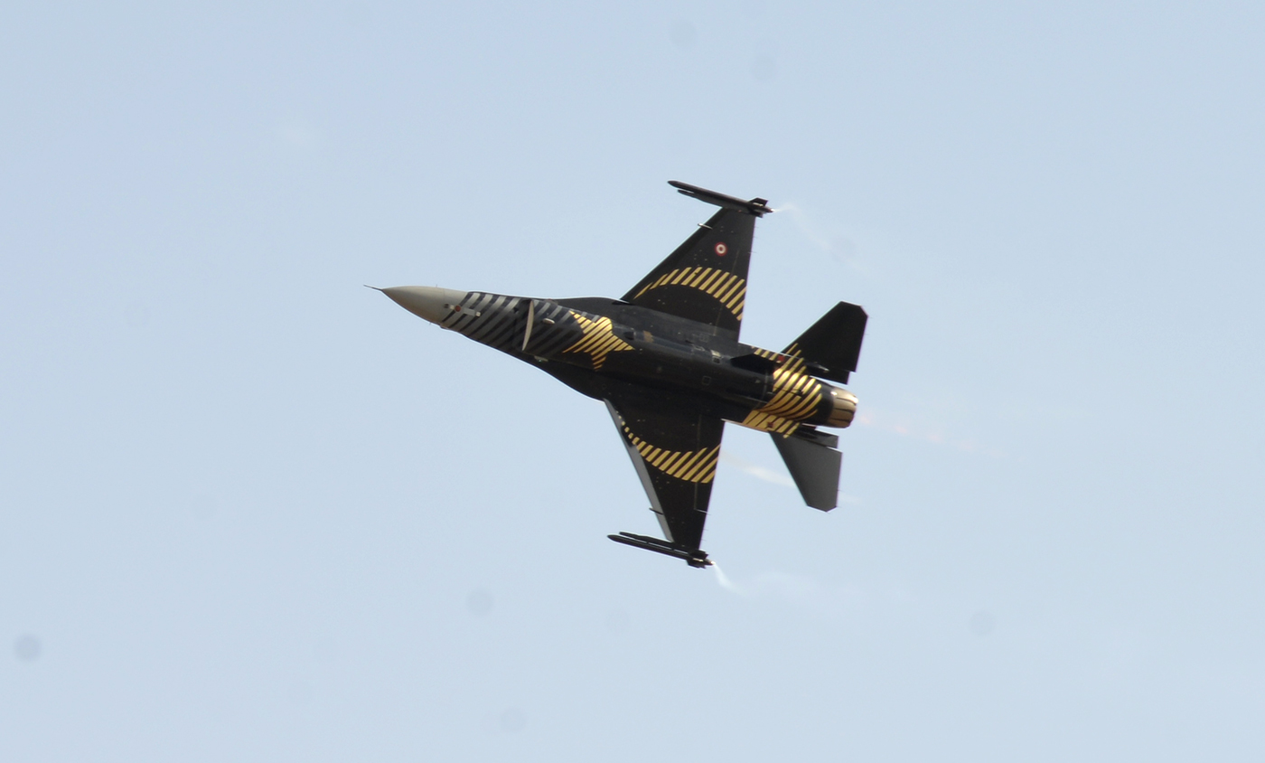 Kahraman Pilotların Muhteşem Gösterisi Nefes Kesti