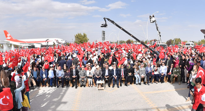 Kahraman Pilotların Muhteşem Gösterisi Nefes Kesti