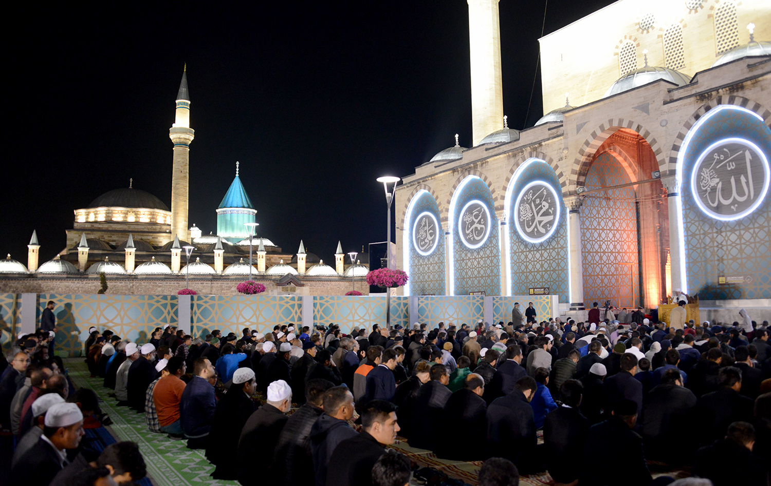 Konya'da Ramazan Coşkusu İlk Teravihle Başladı