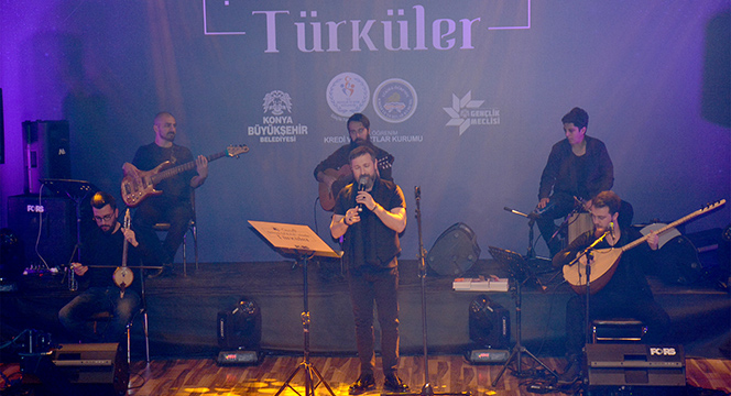 'Şiirin Gölgesinde Türküler' Söylendi