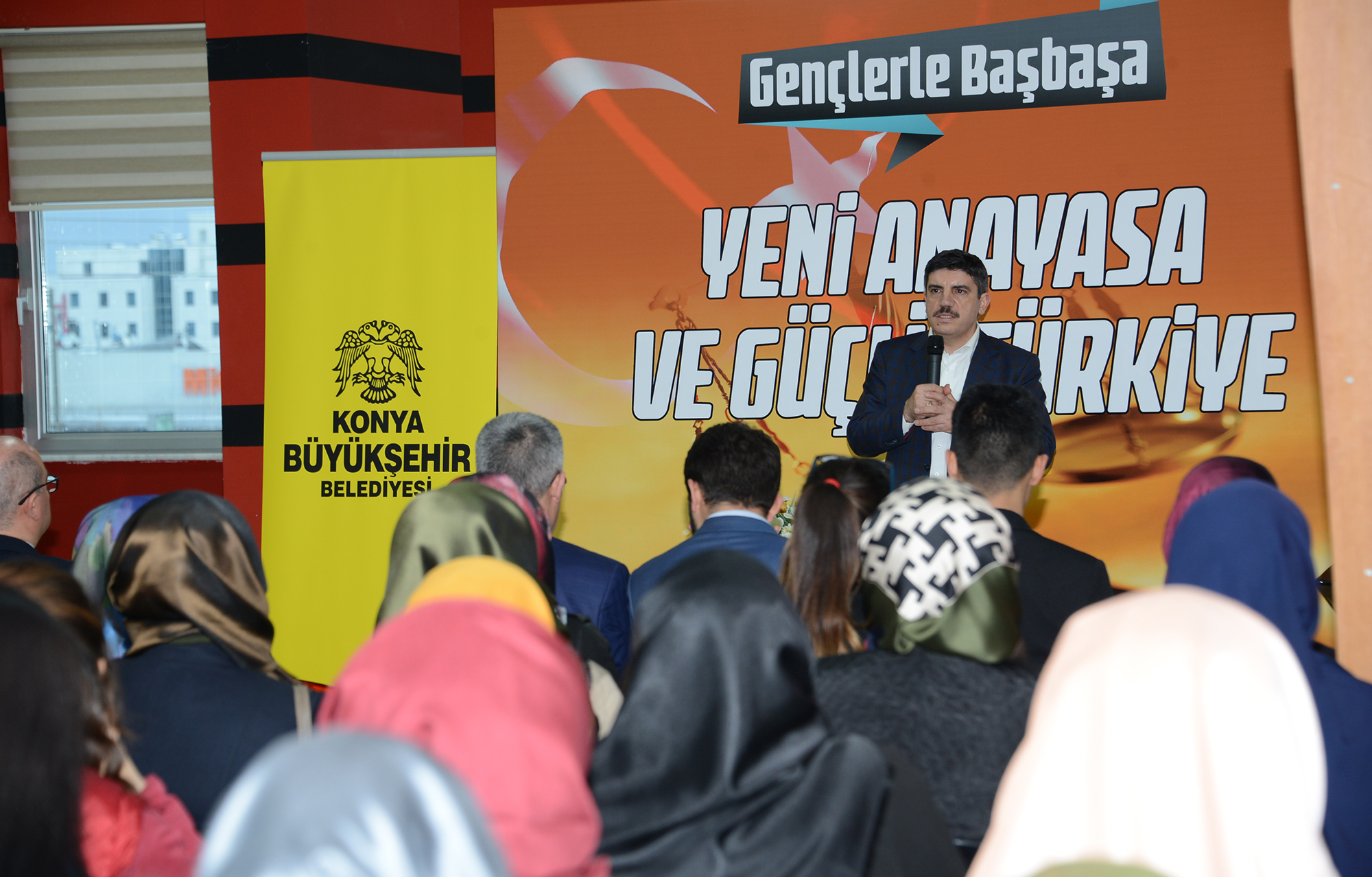 Gençlere Yeni Anayasa ve Güçlü Türkiye Anlatıldı