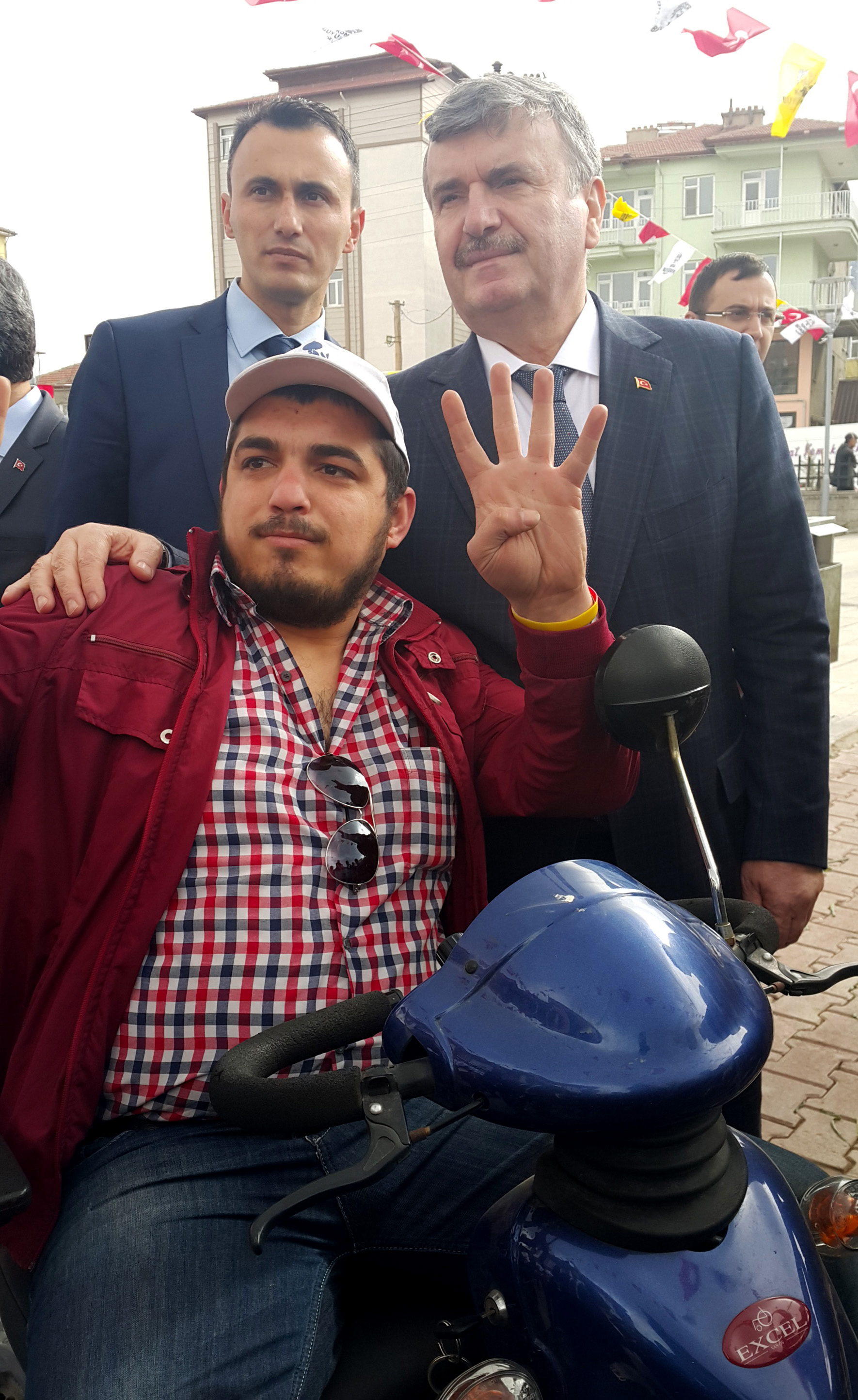 Türkiye Düşmanlarını Sevindirmeyeceğiz