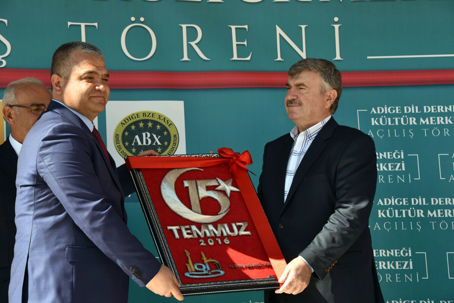 Çerkes Dilini ve Kültürünü Yaşatacak Kültür Merkezi Törenle Açıldı