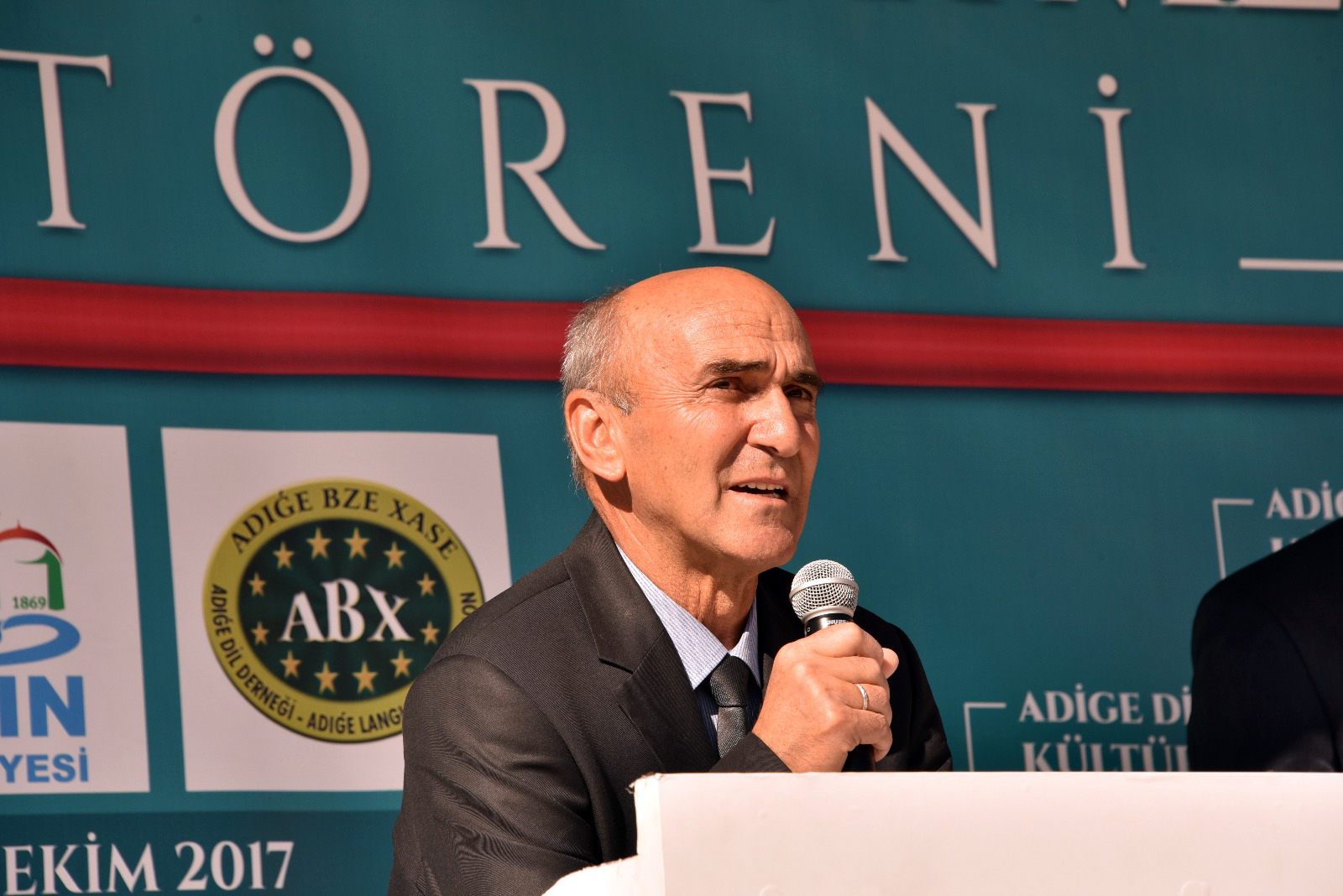 Çerkes Dilini ve Kültürünü Yaşatacak Kültür Merkezi Törenle Açıldı
