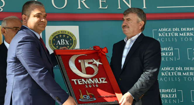 Çerkes Dilini ve Kültürünü Yaşatacak Kültür Merkezi Törenle Açıldı