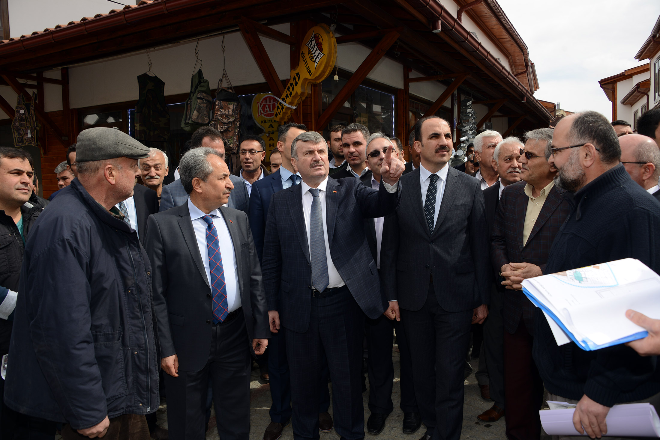 Türkiye Düşmanlarının Heveslerini Kursaklarında Bırakalım