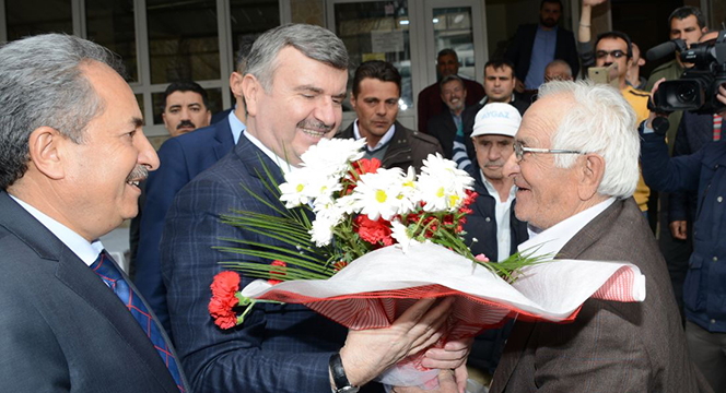 Türkiye Düşmanlarının Heveslerini Kursaklarında Bırakalım