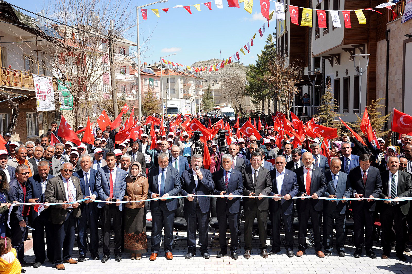 Bütün Yatırımlar Birlik ve Beraberliğin Neticesidir