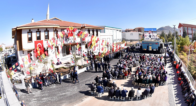 Konya Kutup Yıldızı Gibidir, Birçok Şehir Konya'ya Bakarak Yönünü Bulur