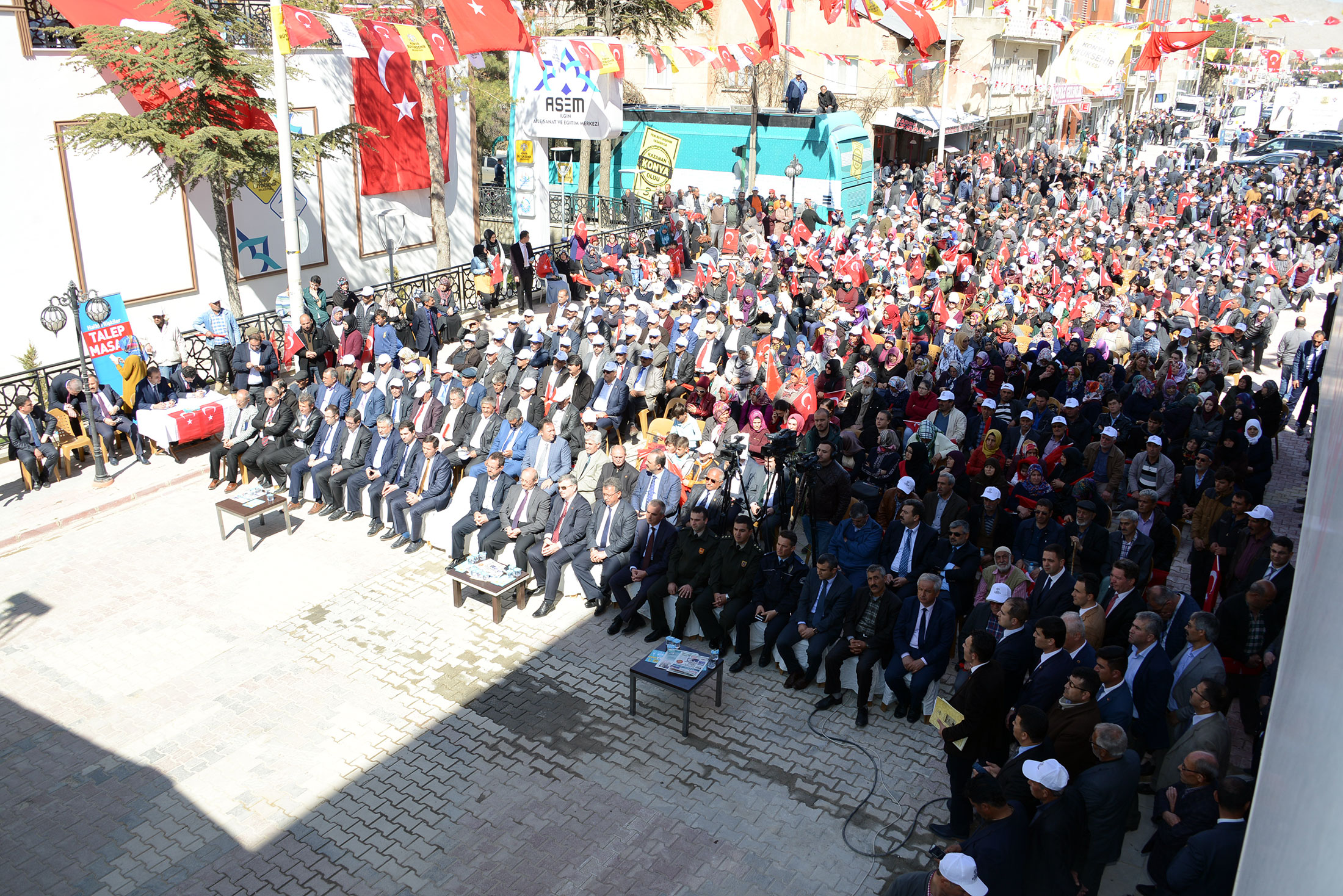 Milletimiz Kalkınma Yolunda Yürümeye Kararlı