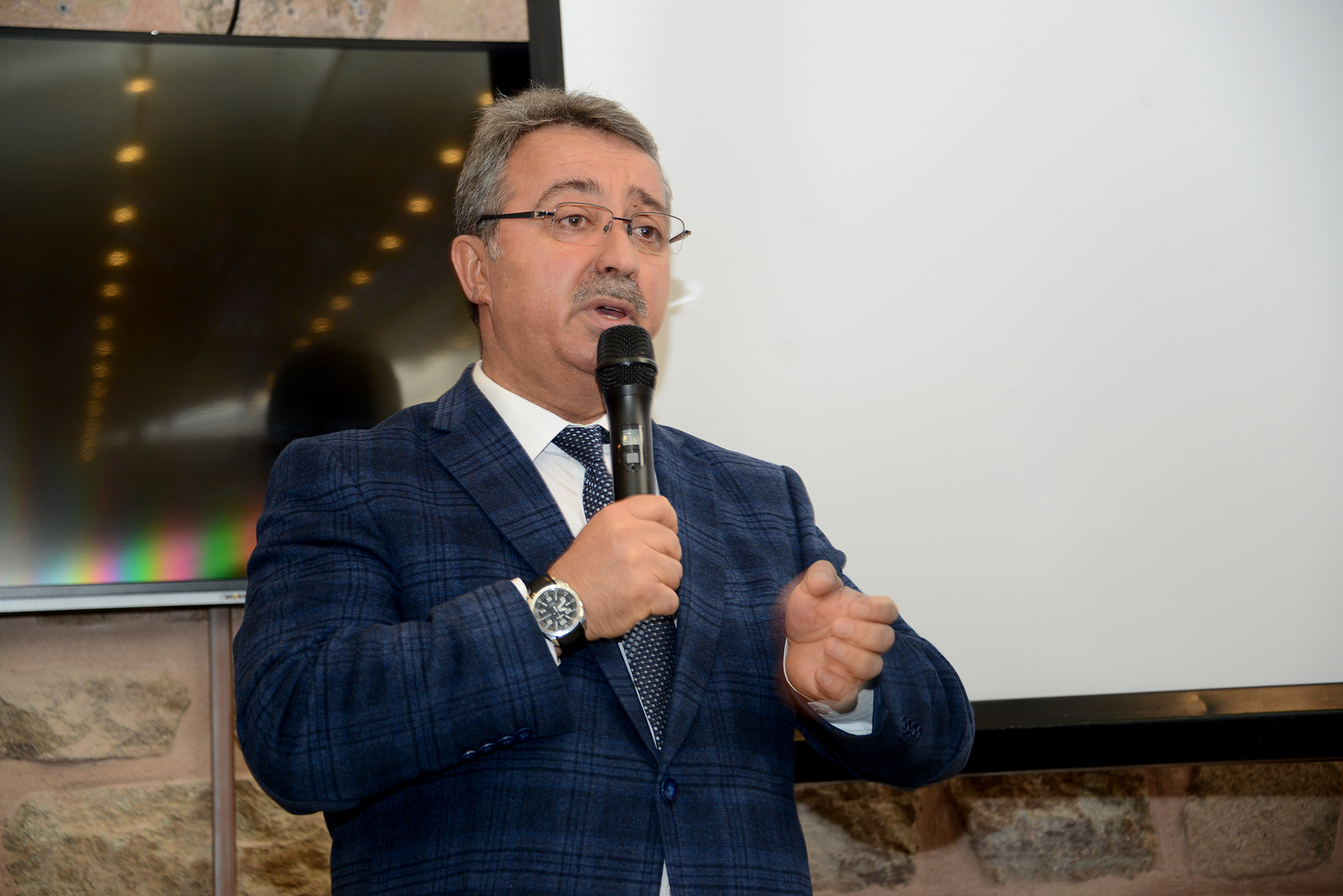 Başkan Akyürek Karataylı Muhtarlarla Buluştu